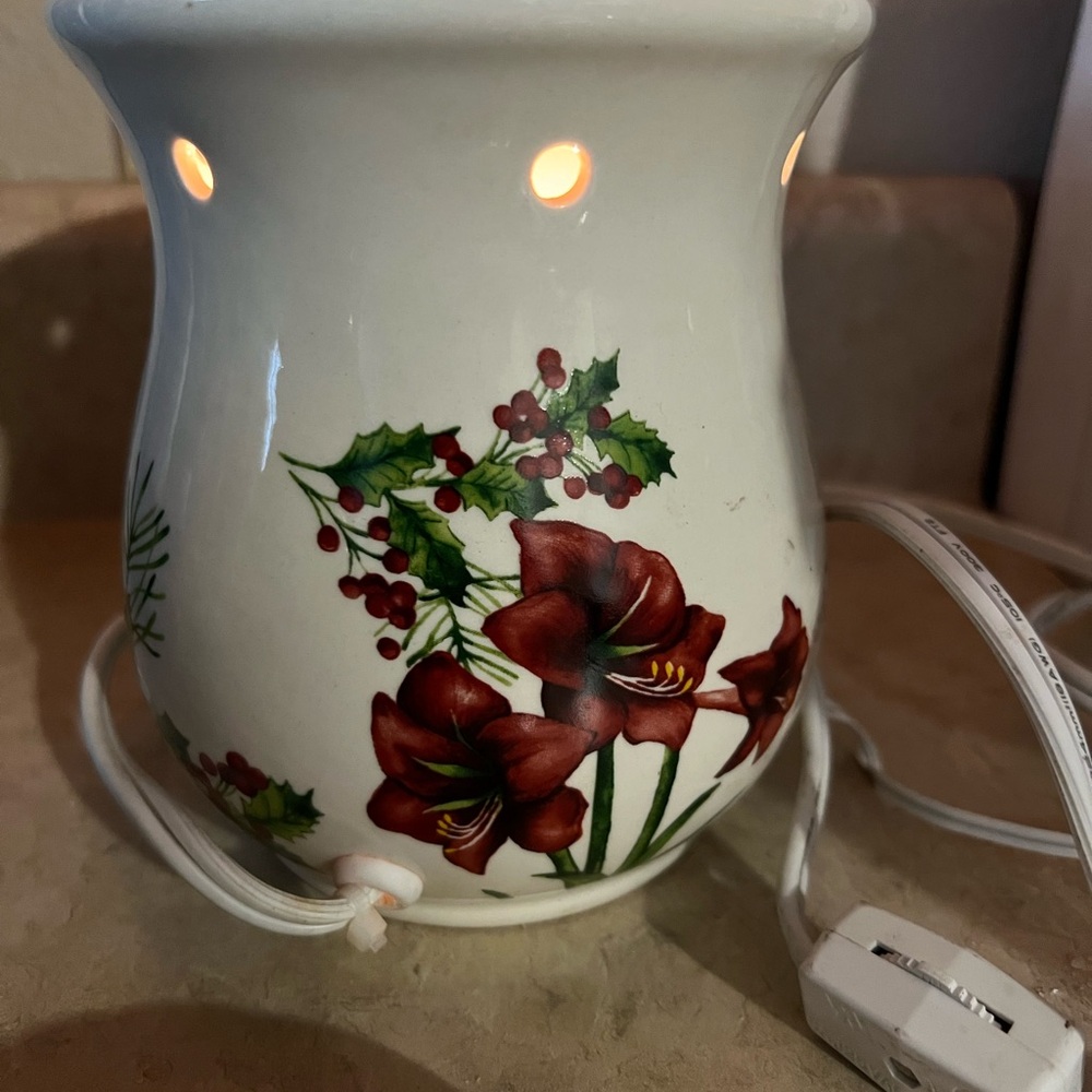 Floral Ceramic Wax Warmer - Picture 1 of 9